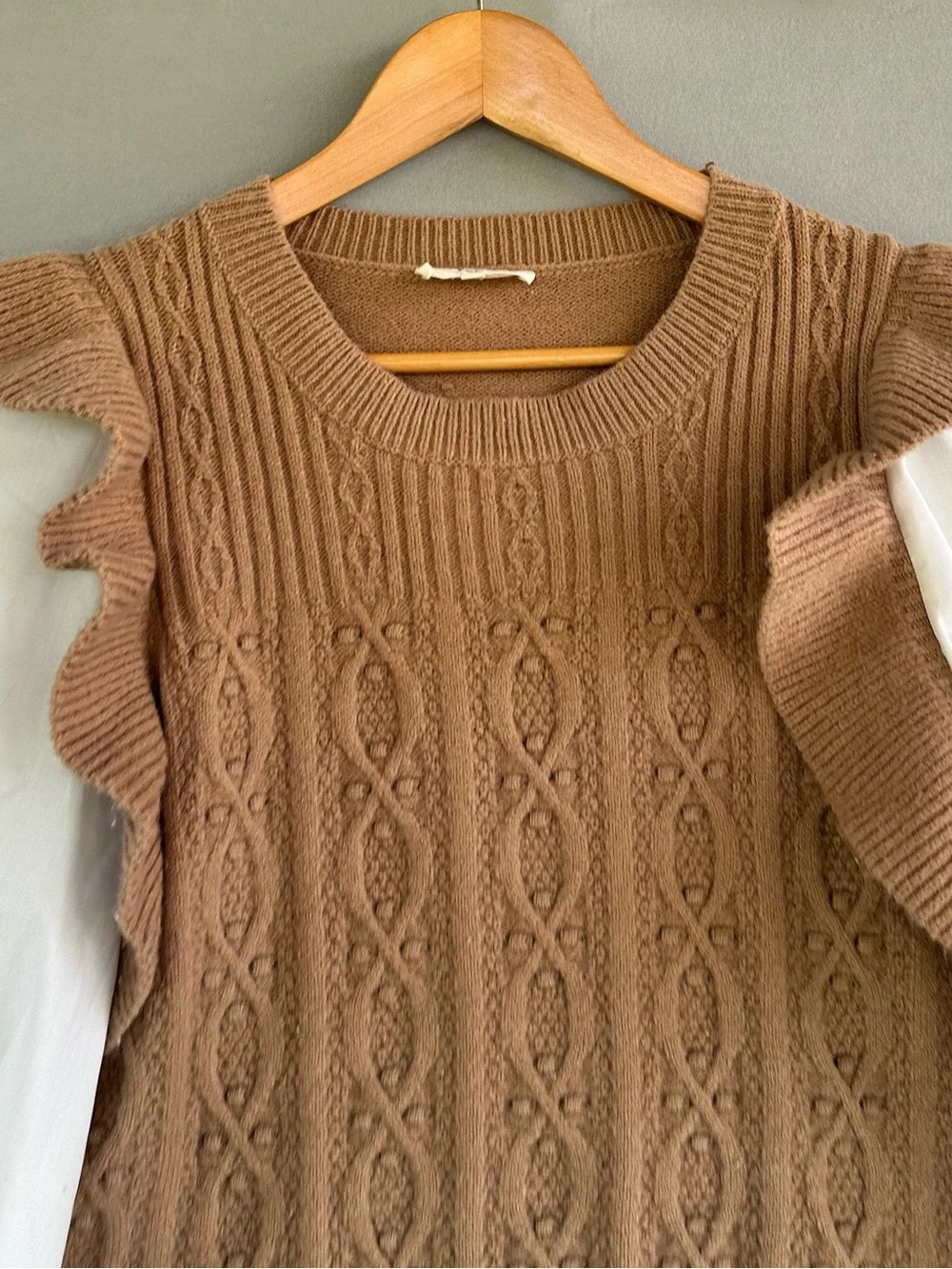 🎉5 for $45🎉 Entro sweater vest top size L